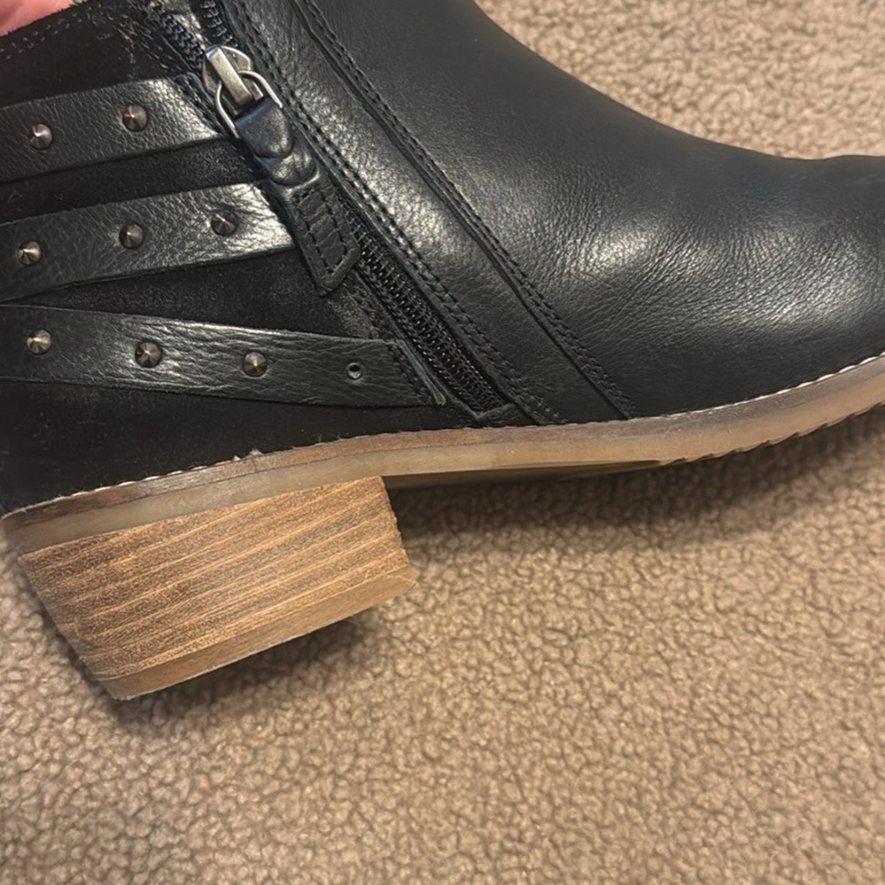 Women’s size 10.5 boots Softwalk leather